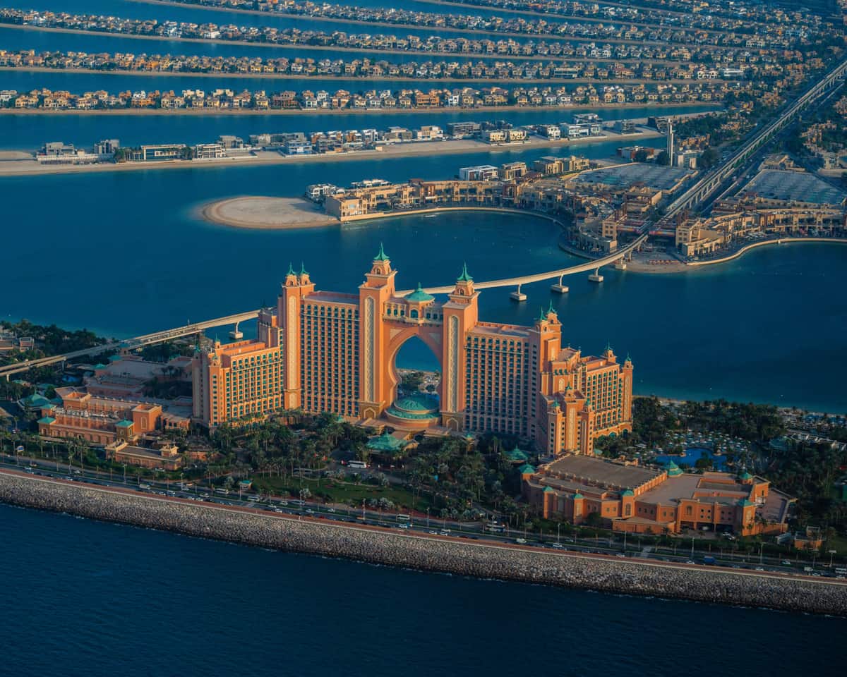 Palm Jumeirah, Dubai + Abu Dhabi